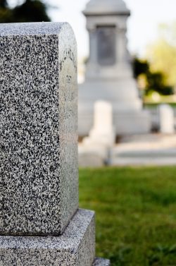 how much does a headstone cost